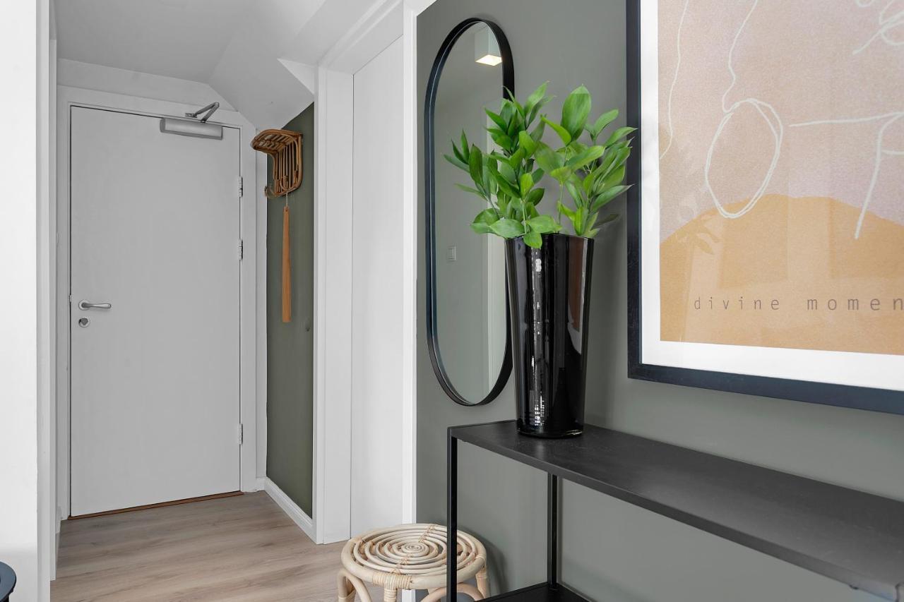 Lokastigur Charming And Inviting Apartment Reykjavik Bagian luar foto