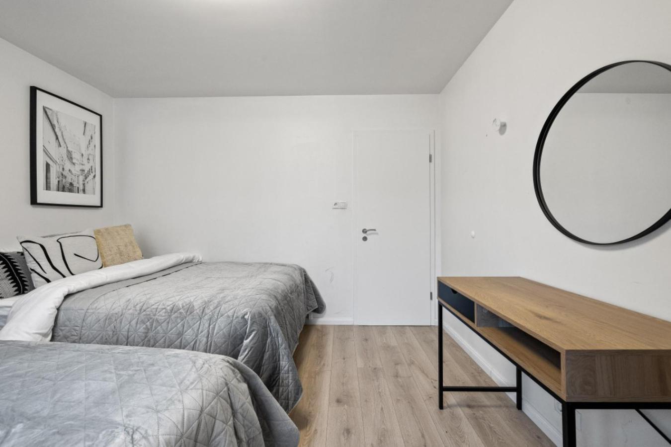 Lokastigur Charming And Inviting Apartment Reykjavik Bagian luar foto